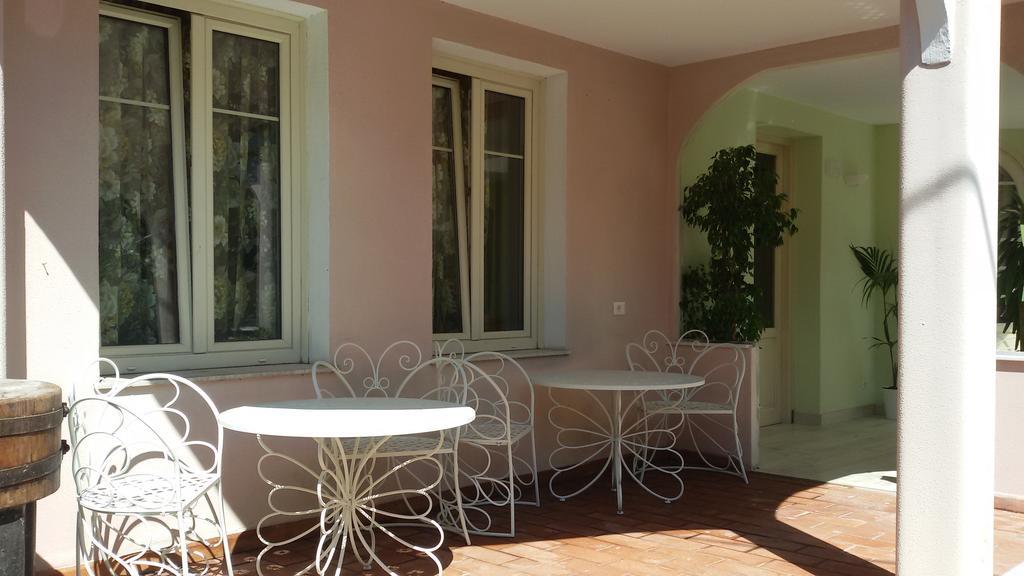 Hotel La Scogliera Бордихера Екстериор снимка
