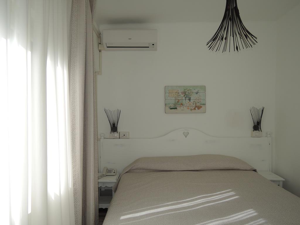 Hotel La Scogliera Бордихера Екстериор снимка