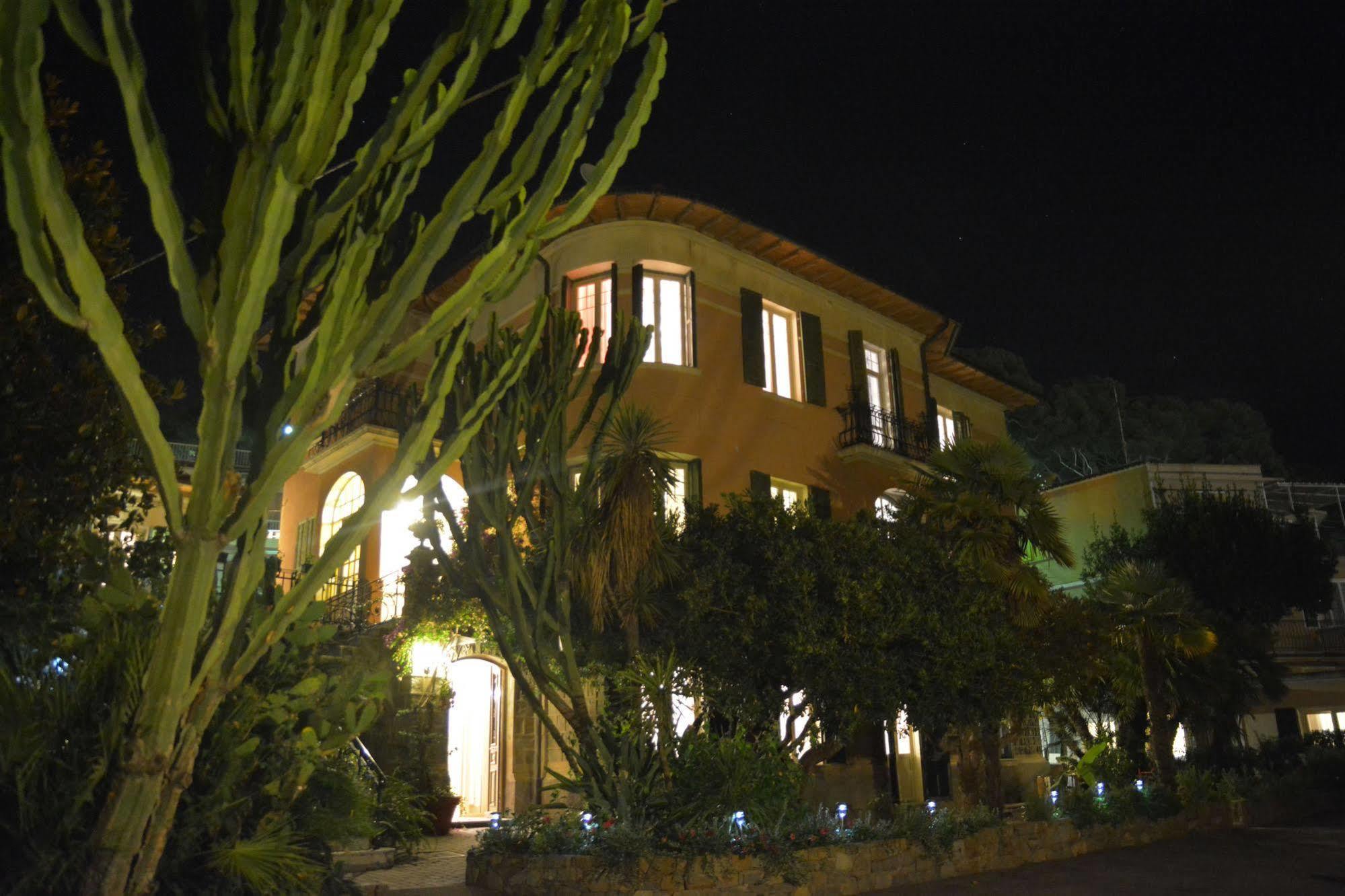 Hotel La Scogliera Бордихера Екстериор снимка