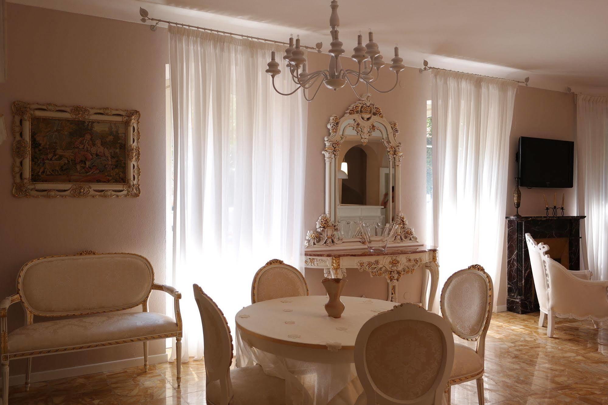 Hotel La Scogliera Бордихера Екстериор снимка