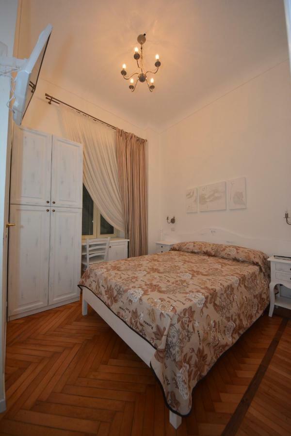 Hotel La Scogliera Бордихера Екстериор снимка
